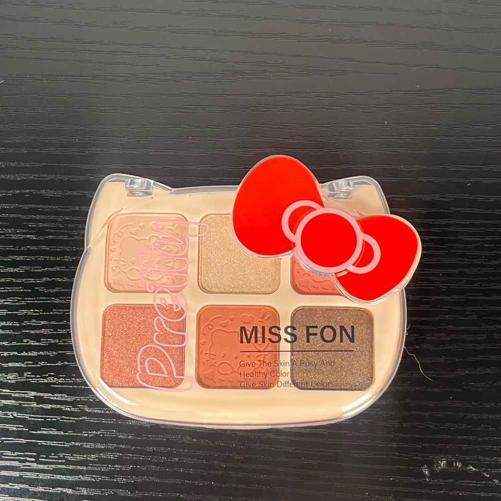 Miss Fon hello kitty Eyeshadow Palette